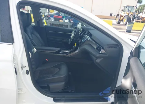 2020 Toyota Camry Se z USA, uszkodzony, nr VIN 4T1G11AK5LU356616